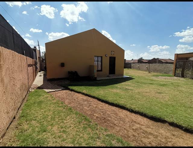 2 BEDROOM HOUSE SOLD IN SEBOKENG ZONE 10